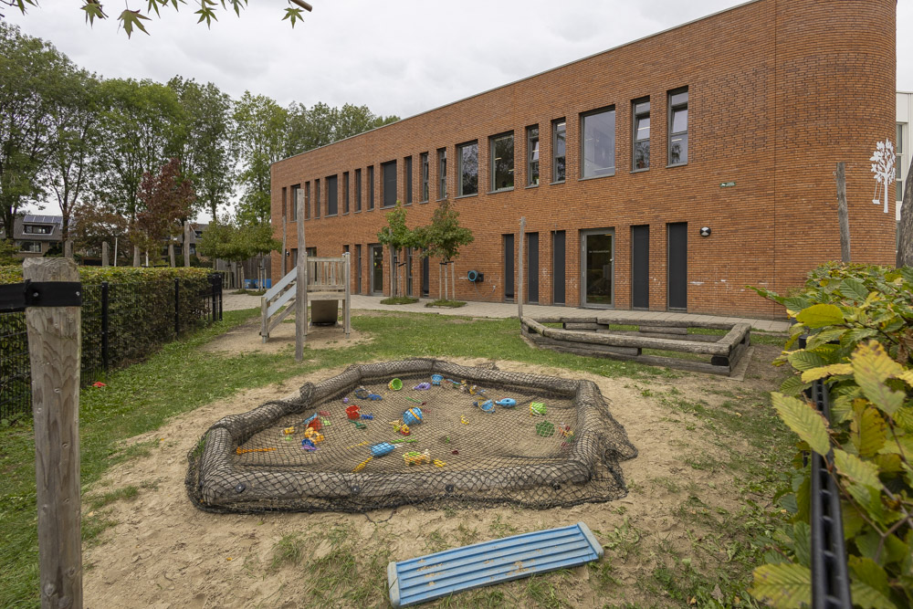 Vianen Dichtbij locatie Parkschool ingang