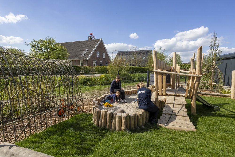 Buitenruimte Dichtbij kinderdagverblijf Droomweide, Meerkerk